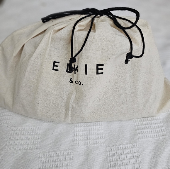 ELKIE & CO. LEATHER FANNY BAG! NWTS! - Picture 16 of 16